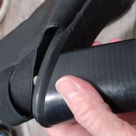 Reaction Kenneth Cole black leather open toe heels. Size 10 - Picture 5 of 11